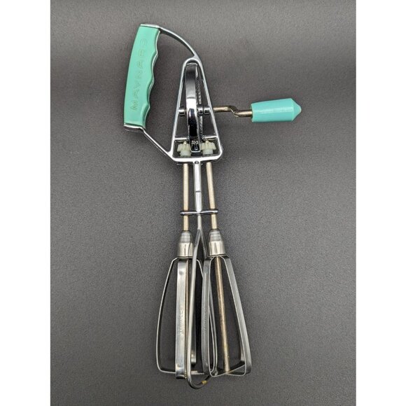 Vintage 1950's Maynard Mint Green Hand Mixer - Picture 3 of 5